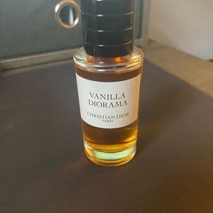 Vanilla Diorama perfume